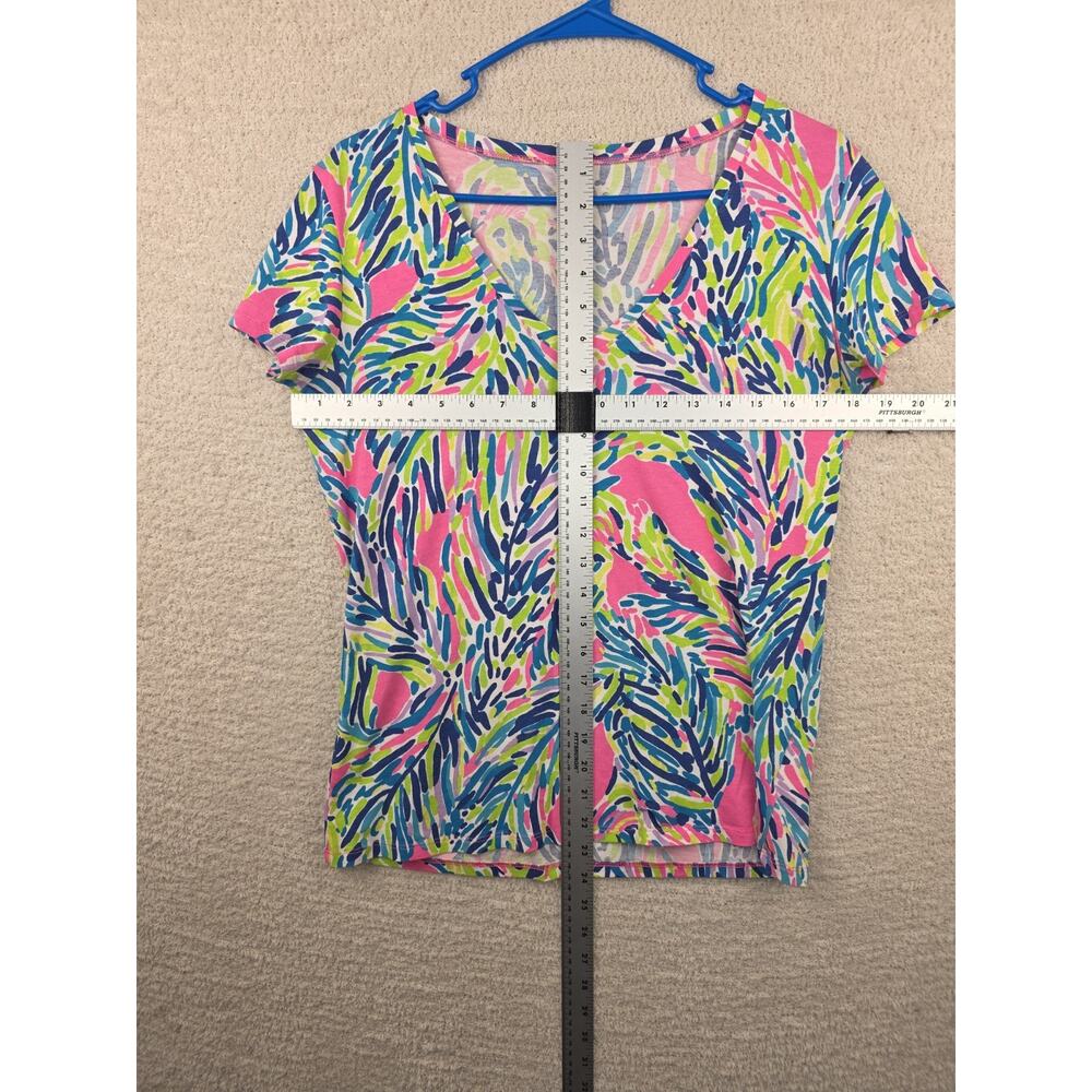 Lilly Pulitzer V-Neck T-Shirt Size Medium - Picture 5 of 8